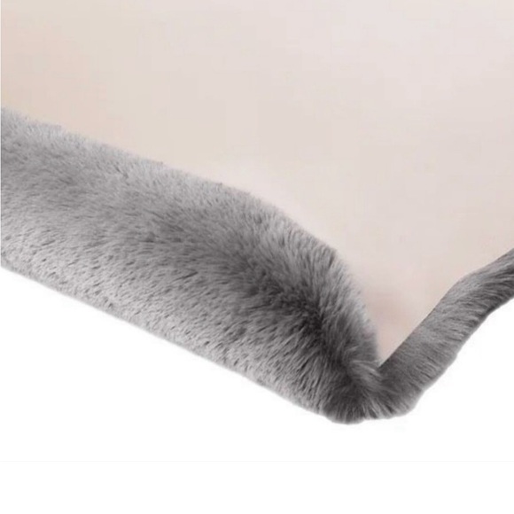 Gray Hippo-Shaped Rug - Picture 3 of 3